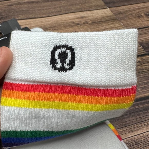 Lululemon Men's Daily Stride Crew Sock *Stripe NWT Size XL (Rainbow White) - Picture 5 of 11